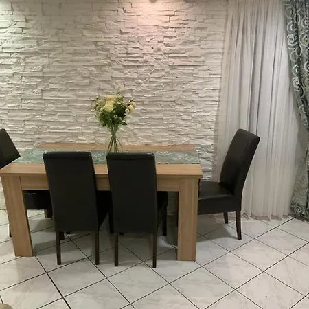 Old Town Apartment *